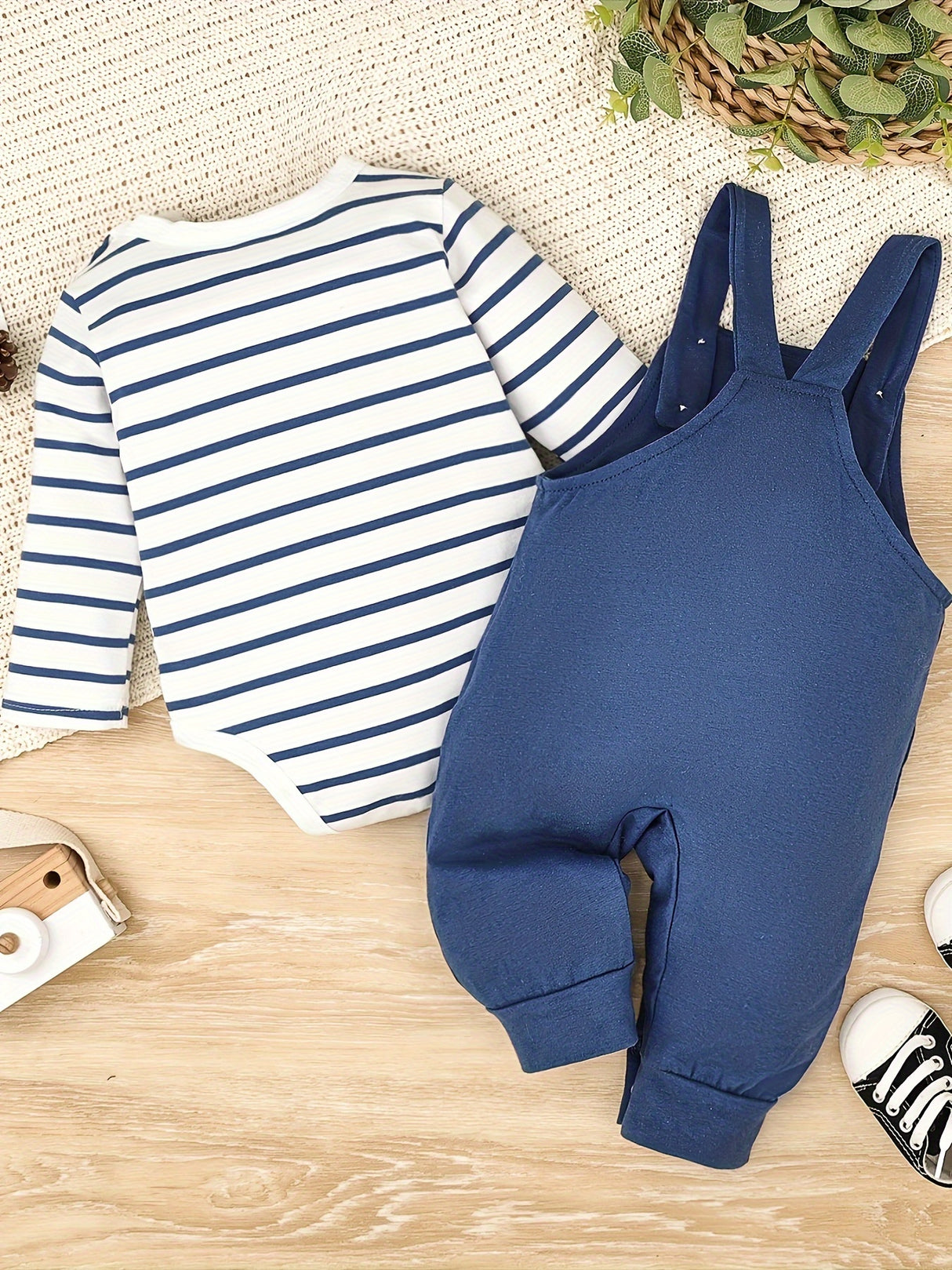 CETEPY Toddler Baby Boys Clothes Infant Fall Winter Long Sleeve Jumpsuit Suspender Trousers Cartoon Animals Pattern Two Pieces 0-18Months, for Outdoor