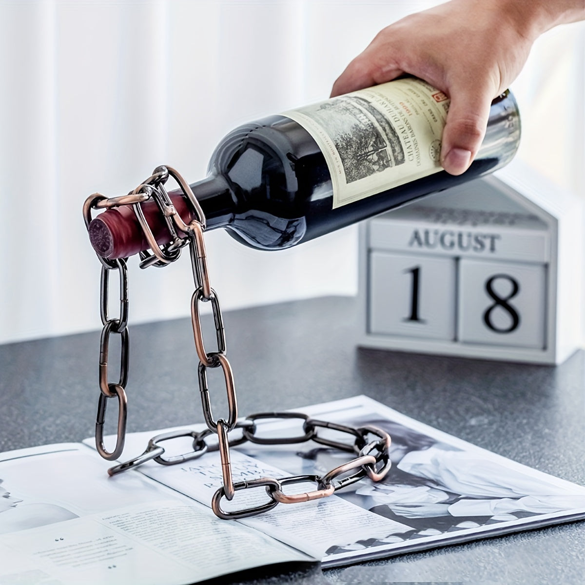 [Iron Chain Wine Holder] Modern Decorative 1pc Iron Chain Wine Bottle Holder - Hanging Wine Rack, Novelty Suspended Bottle Display Stand, Elegant Centerpiece for Living Room, Kitchen Storage Organizer