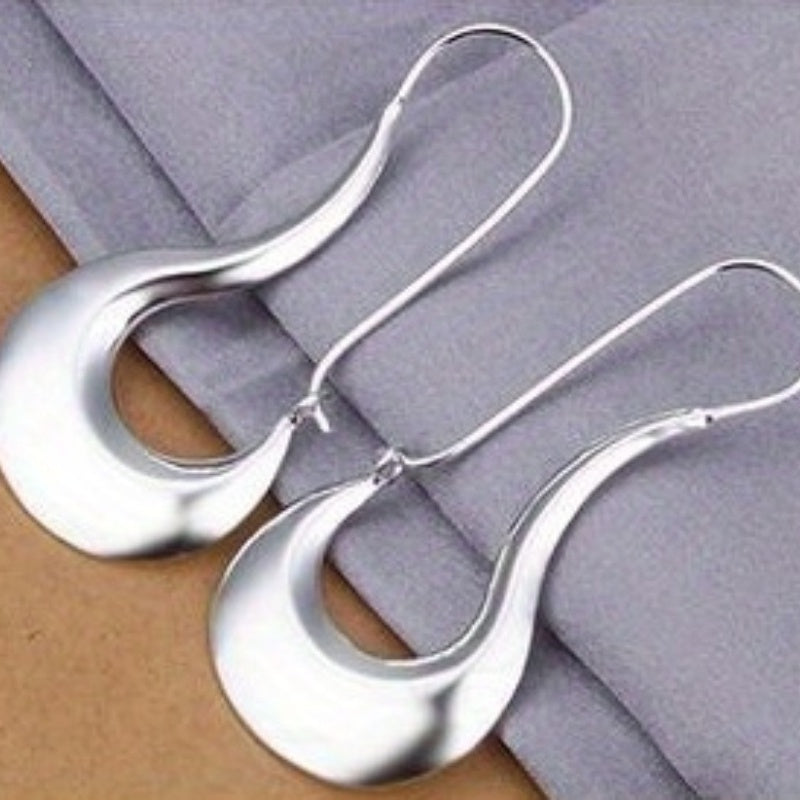 Casual Hoop Earrings for Women, Perfect for Everyday Wear, Ideal As a Birthday Gift for a Loved One.
