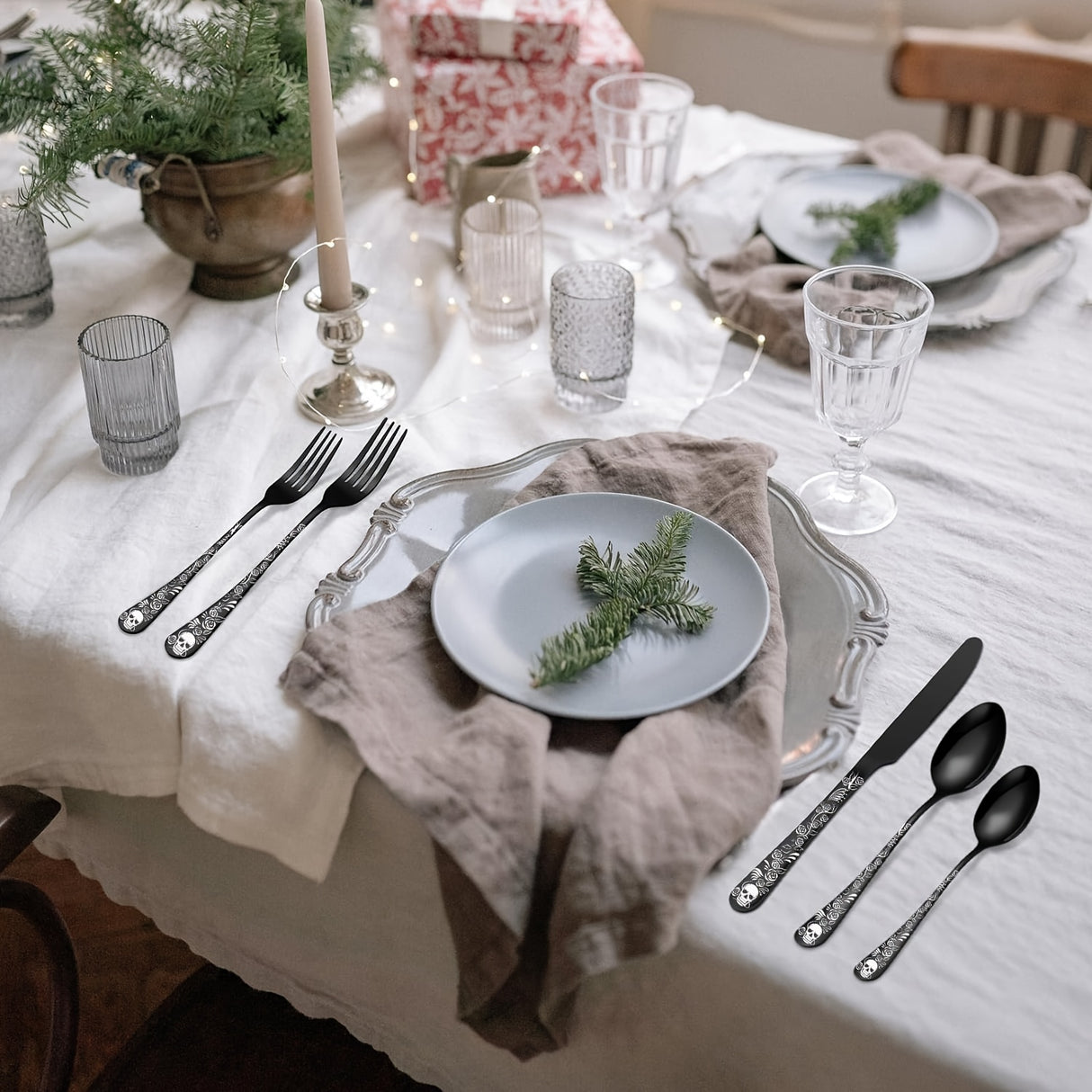 20/30pcs Gothic Design Cutlery Service For 4/6, Premium Stainless Steel Flatware Includes Spoon Fork And Knife, Cool Silverware With Skull&Rose Pattern, Mirror Polished, Nice Gift For Dark&Rock Lover/Halloween/Day Of The Dead