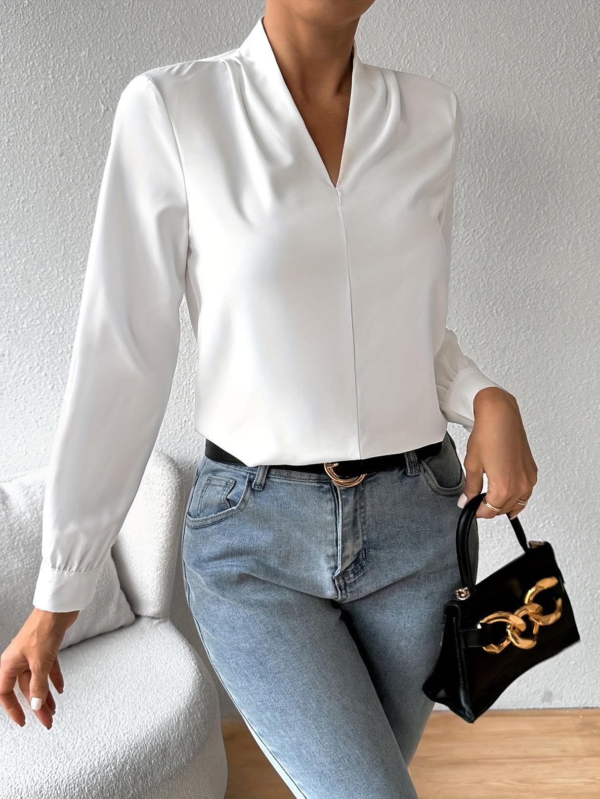 Chic Solid V-Neck Pleated Blouse - Stylish Workwear for Women - Fashionable Long Sleeve, Professional & Elegant - A Must-Have Office Wardrobe Staple