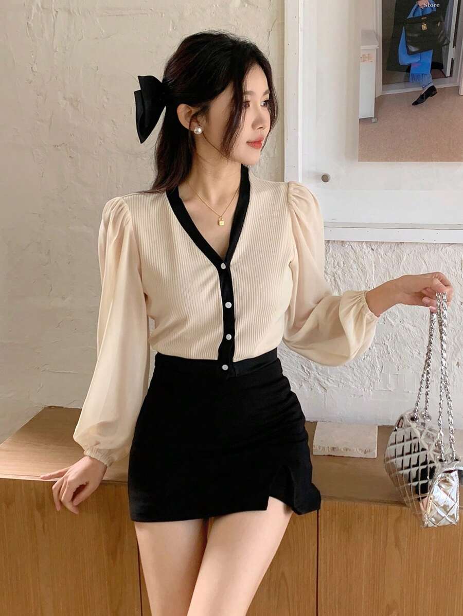 DAZY Women's V-Neck Contrast Color Casual Long Sleeve Shirt, Minimalist & Fashionable For Everyday Wear