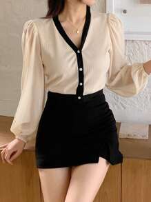 DAZY Women's V-Neck Contrast Color Casual Long Sleeve Shirt, Minimalist & Fashionable For Everyday Wear