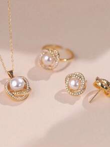 4pcs Stainless Steel Jewelry Set. Vintage Elegant Faux Pearl Necklace With Rhinestone Rose Petal