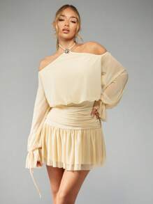 MISSGUIDED MISSGUIDED PLUS Plus Size Off-Shoulder Halterneck Mini Dress With Blouson Sleeves And Ruched Waist Detail Perfect For Wedding Guest Cocktail Party Special Occasion Evening Out