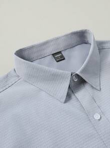 Manfinity Mode Men's Solid Color Business Casual Short Sleeve Shirt Men Office Shirts Mens Casual Dress Shirts Office Outfits For Men
