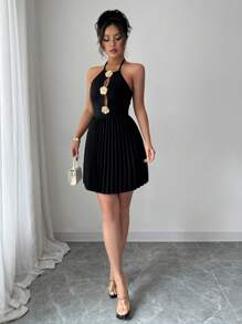 Elegant Sleeveless Backless Pleated Hollow Gold Party Dress