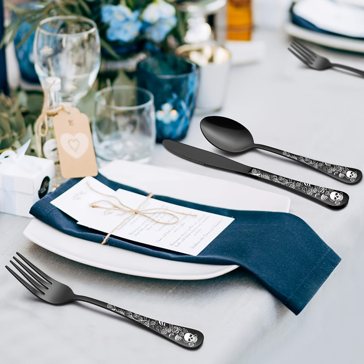 20/30pcs Gothic Design Cutlery Service For 4/6, Premium Stainless Steel Flatware Includes Spoon Fork And Knife, Cool Silverware With Skull&Rose Pattern, Mirror Polished, Nice Gift For Dark&Rock Lover/Halloween/Day Of The Dead