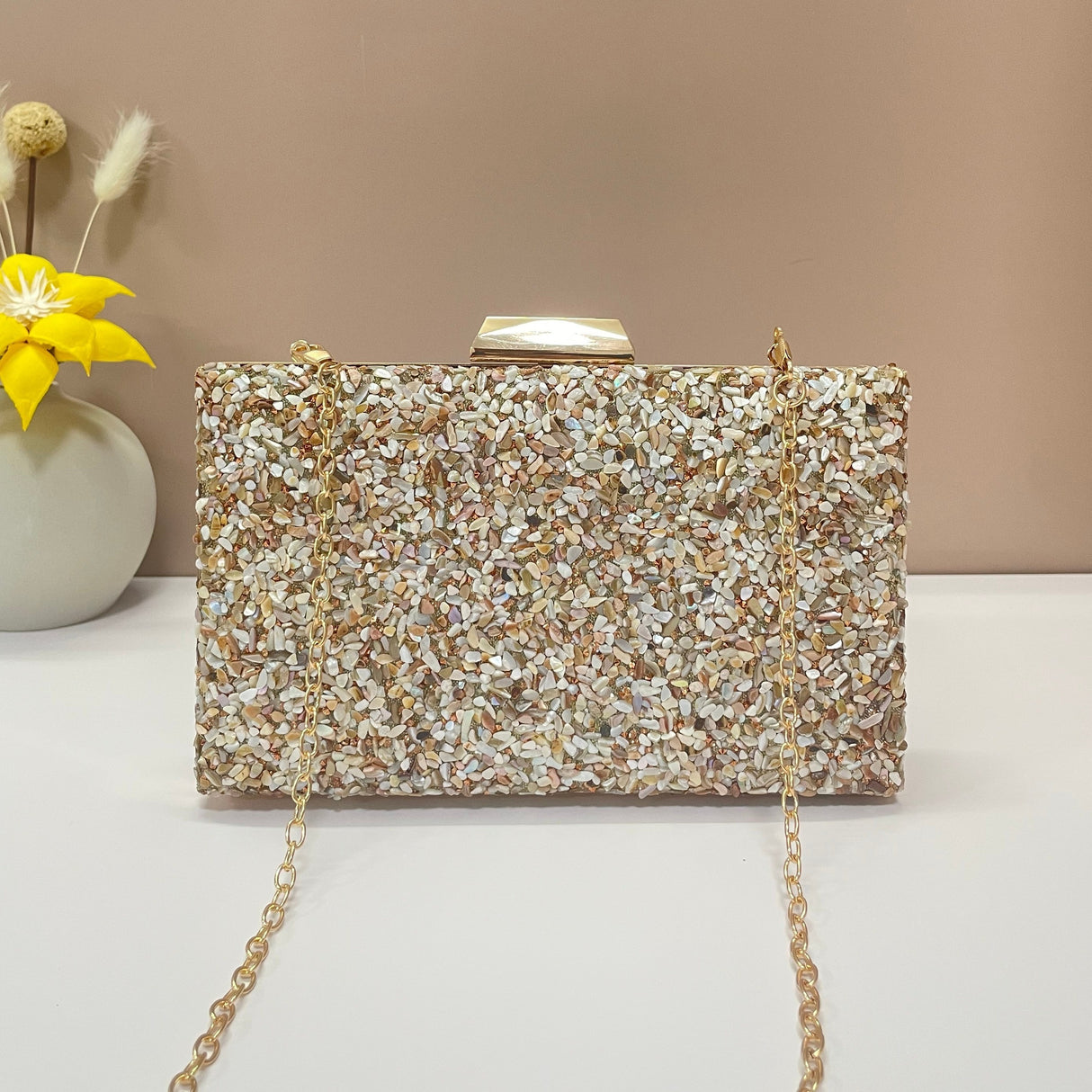 Mini Elegant Rhinestone Clutch Bag - Sparkling Embellishments, Chain Strap, Bridal Party Handbag with Evening Glamour - Perfect for Womens Formal Occasions