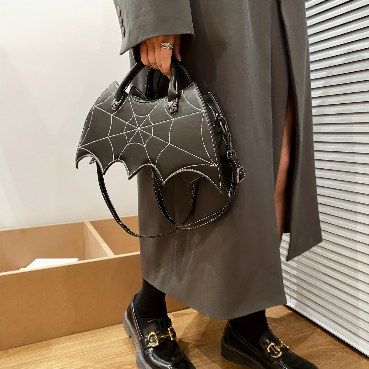 Bat Wing Shaped Crossbody Bag, Halloween Novelty Handbag, Gothic PU Leather Coin Purse