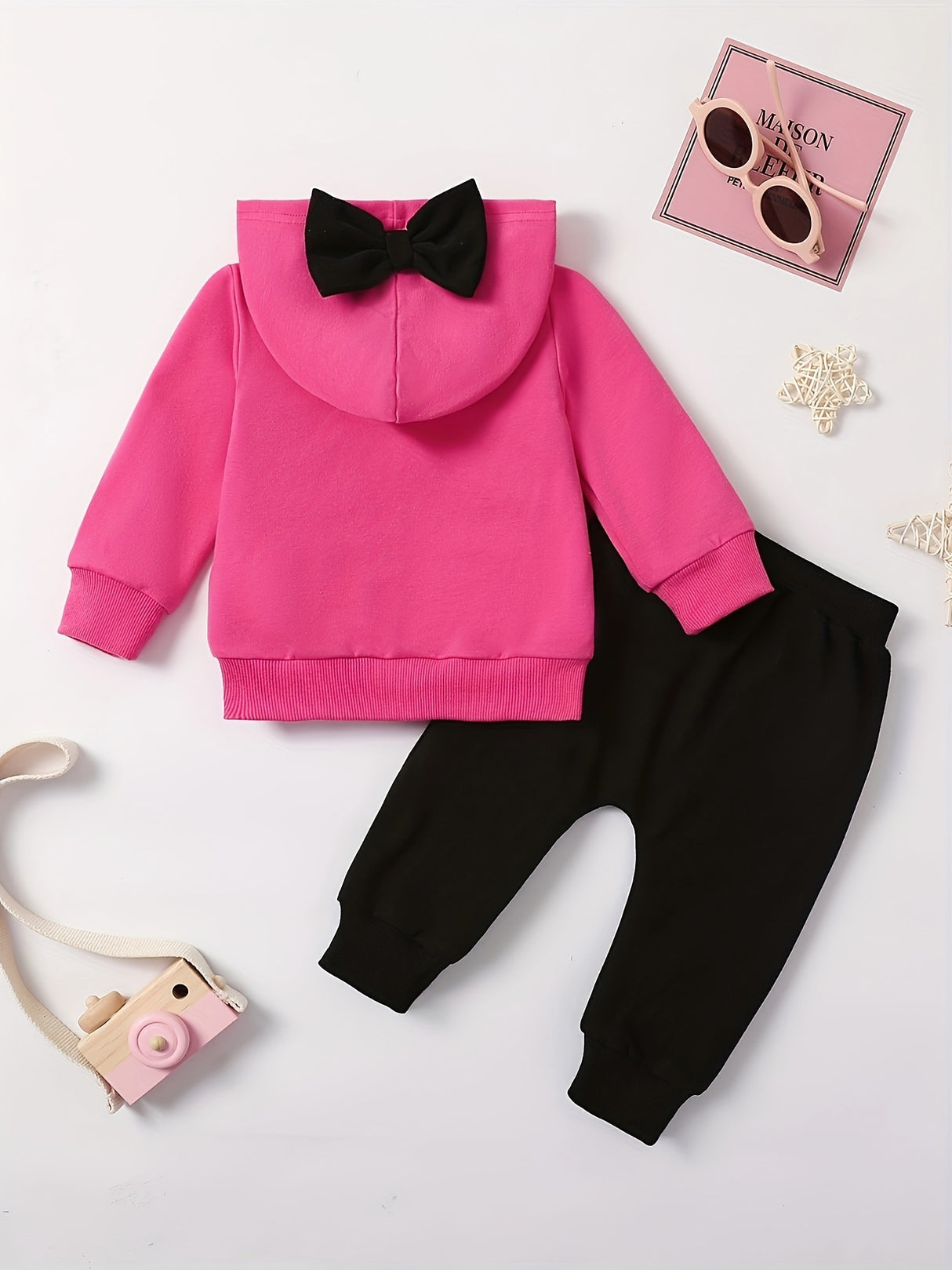 2pcs Baby Girl Autumn Little Sister Alphabet Love Print Long Sleeve Hoodie Bow Decorative Sweater & Casual Comfort Fake Bow Drawstring Jogging Pants Autumn And Winter Suit
