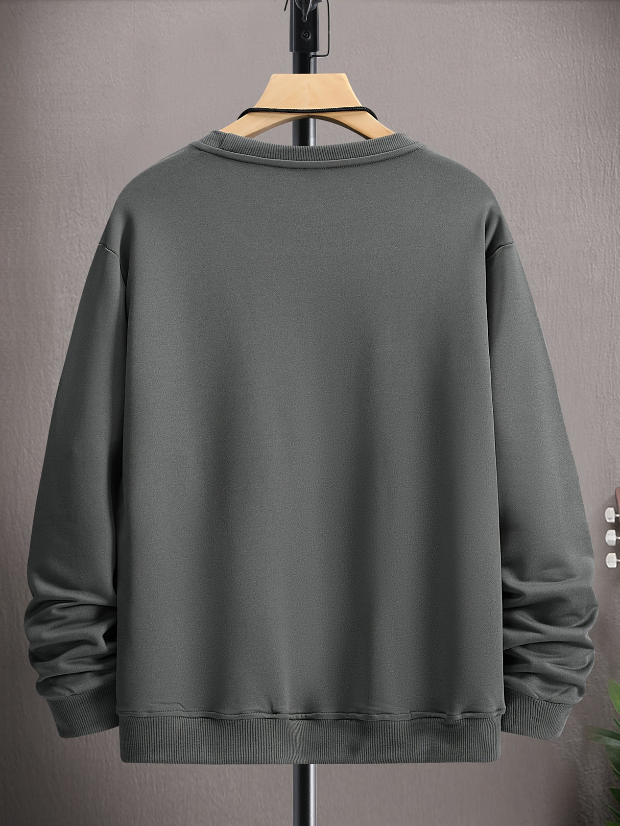 Spring And Autumn, Men'S Fashion Crew Neck Sweater, Squirrel Japanese Printing Pattern, Outdoor Wear Inside And Outside With The Same Crew Neck Sweater For Men And Women