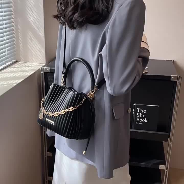 Elegant White Pleated Bucket Bag for Women – Chic Summer Crossbody Shoulder Handbag with Golden-Tone Hardware & Braided Handle, Versatile All-Match Design, Ladies Handbags