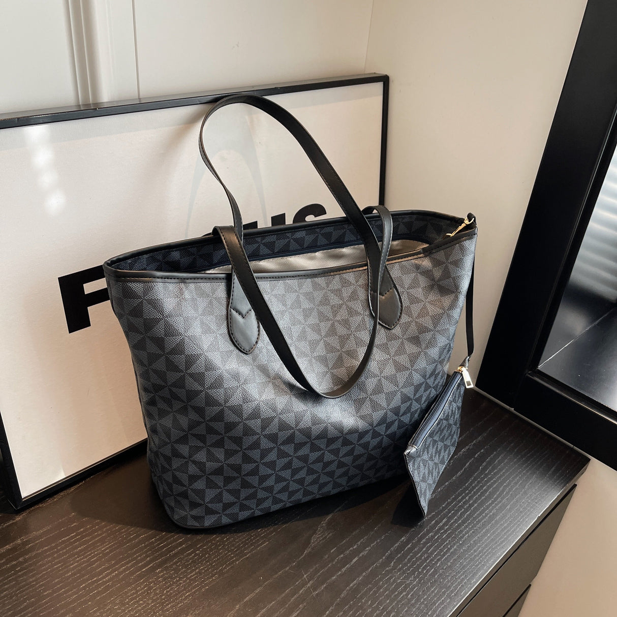 Large Capacity Tote Bag - Premium PU Leather, Spacious Shoulder Bag Design, Ample Space for Work, School Essentials - Stylish, Practical Choice for Women