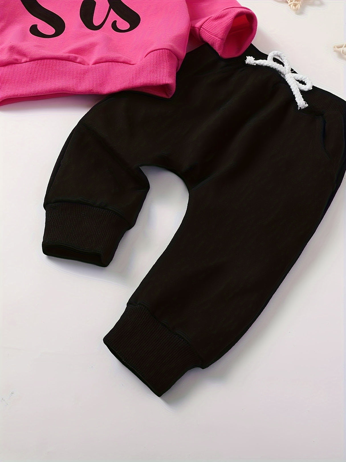 2pcs Baby Girl Autumn Little Sister Alphabet Love Print Long Sleeve Hoodie Bow Decorative Sweater & Casual Comfort Fake Bow Drawstring Jogging Pants Autumn And Winter Suit