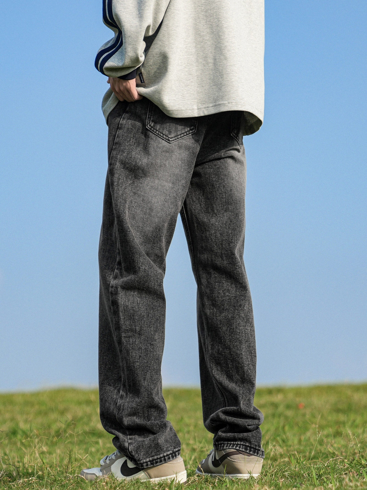 Four-Season Comfort Fit Jeans for Men - Semi-Elastic Waist, Retro Worn, Loose, Breathable, and Soft Casual Outdoor Pants for Everyday Wear