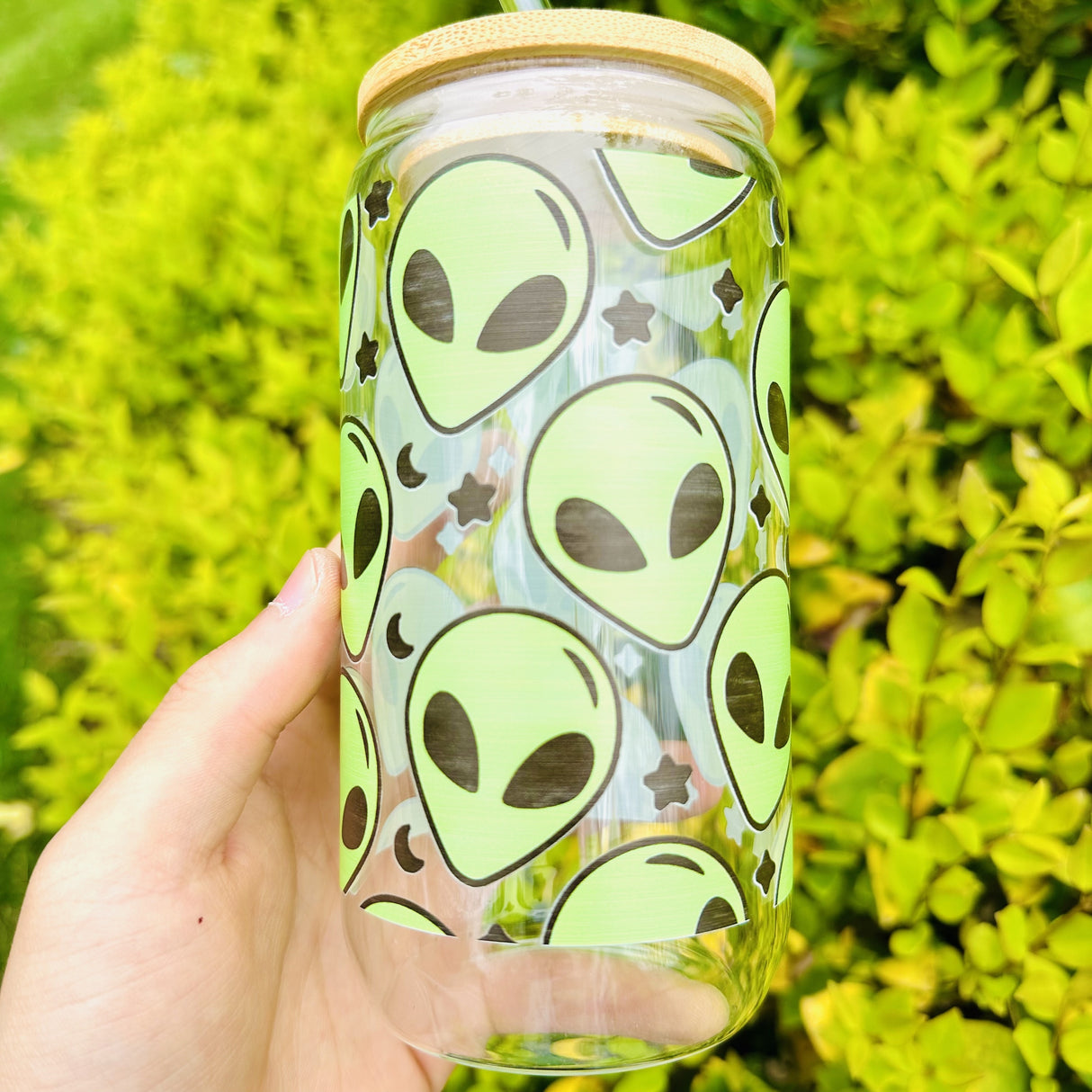 1pc, Cartoon Alien Drinking Glass With Lid And Straw, 500ml/16oz Can Shaped Water Cup, Iced Coffee Cup, For Tea, Juice, Milk, Birthday Gifts, Drinkware