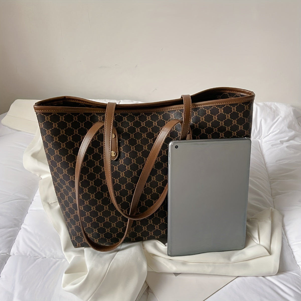 Large Capacity Tote Bag - Premium PU Leather, Spacious Shoulder Bag Design, Ample Space for Work, School Essentials - Stylish, Practical Choice for Women