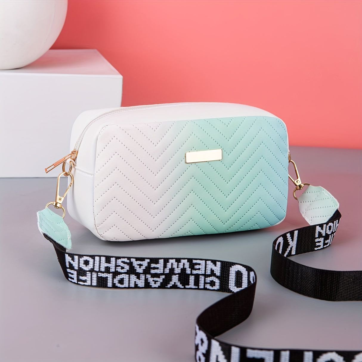 Chic Gradient Quilted Crossbody Bag - Durable PU Leather, Fashion-Forward Design - Versatile Shoulder Bag for Women