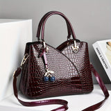 2022 Newest Trendy Women'S Faux Crocodile-Texture Handbag with Cherry Pendant - Stylish Black And Red Shoulder And Handbag, Zip Closure, Polyester Lining, Edge Paint Detail, Handbag|Chic Handbag|Zippered Bag