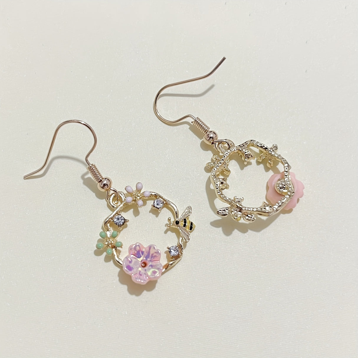 Dongda Super Fairy Quality Silvery Needle Bee Garland Shell Flower Stud Earrings