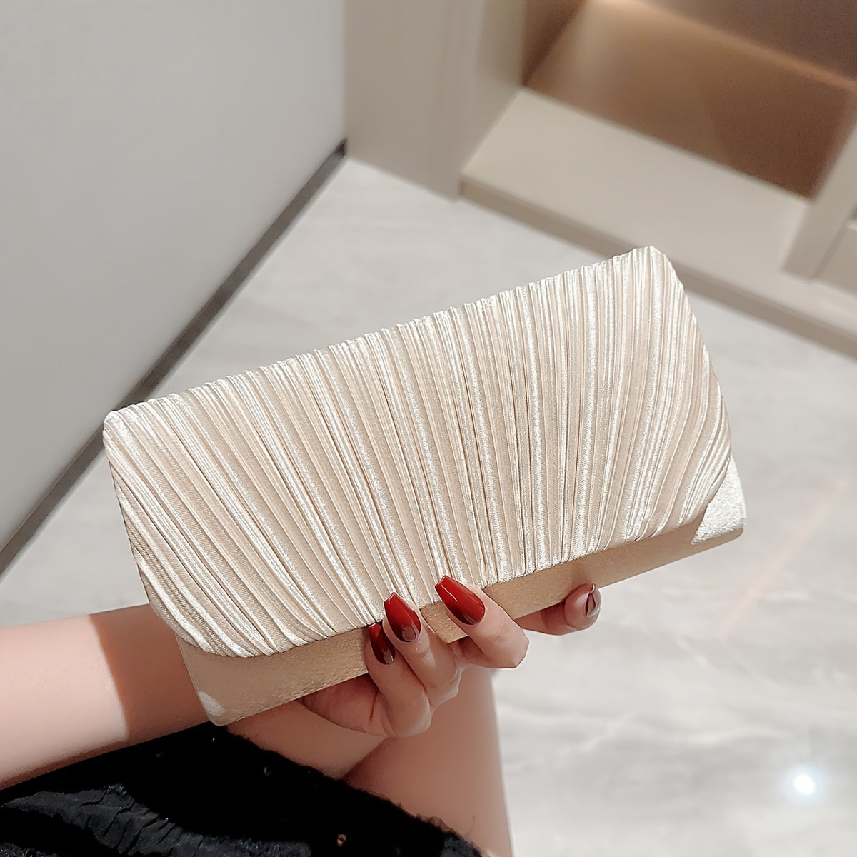 Striped Polyester Evening Clutch Bag with Removable Strap - Elegant Party Accessory for Women with Buckle Closure and Nylon Lining - Versatile Fashion Handbag for Formal Wear