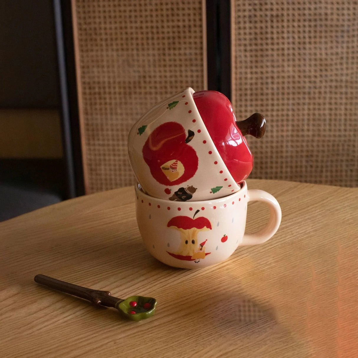 Vintage Mug With Lid And Spoon Apple Shape Ceramic Mug Water Cup Girls Mug Christmas Gift Coffee Mug Couple Milk Breakfast Mug