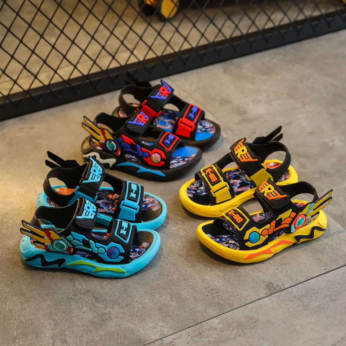 Boys' Sandals 2025 New Summer Lightweight Wear resistant Soft Bottom Little Boys' Beach Shoes Children's Shoes