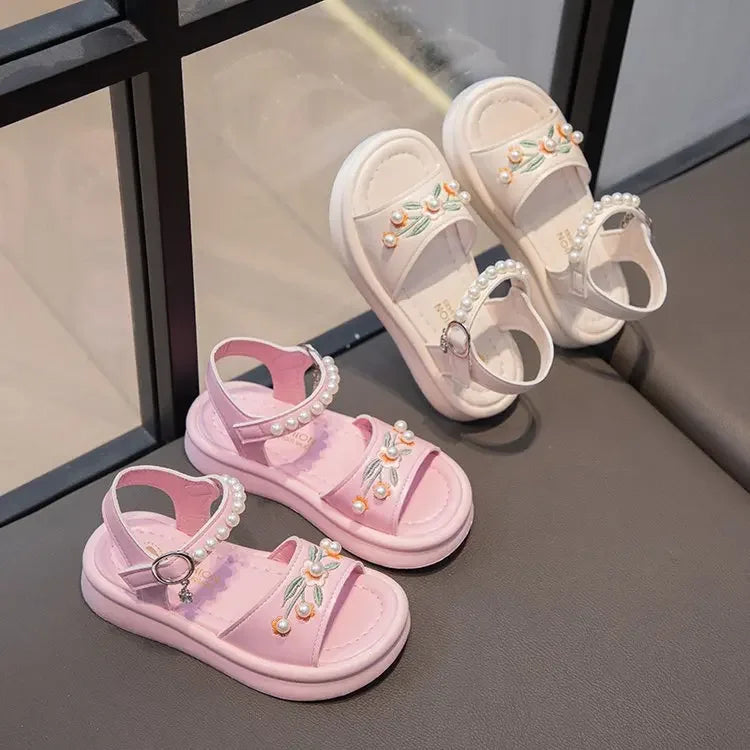 Girls' Sandals 2025 Summer New Fashion Kids Embroidered Princess Shoes for vacation Children's Anti Slip Beach Shoes with Pearl