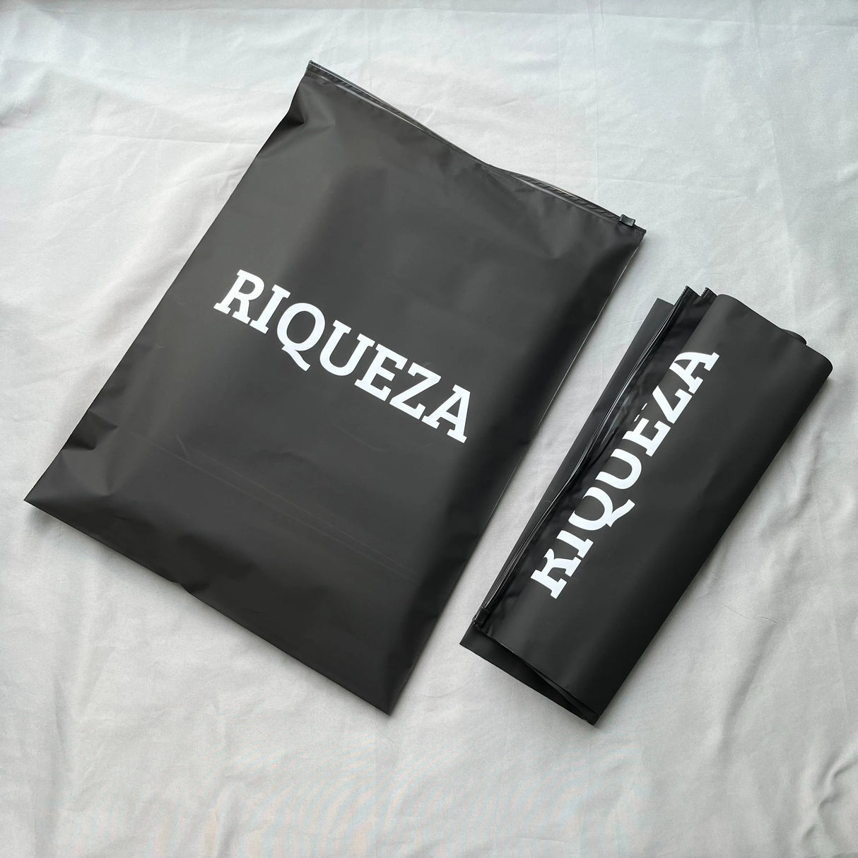 Zipper Lock Bag for Clothing Packaging, Black Zipper Bag, Customized Logo, High Quality, Low MOQ, Wholesale Boutique