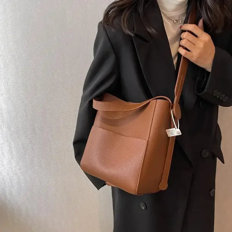 Bucket Shoulder Side Bags for Women 2023 Female Designers Trend Small Leather Crossbody Bag Handbags and Purses