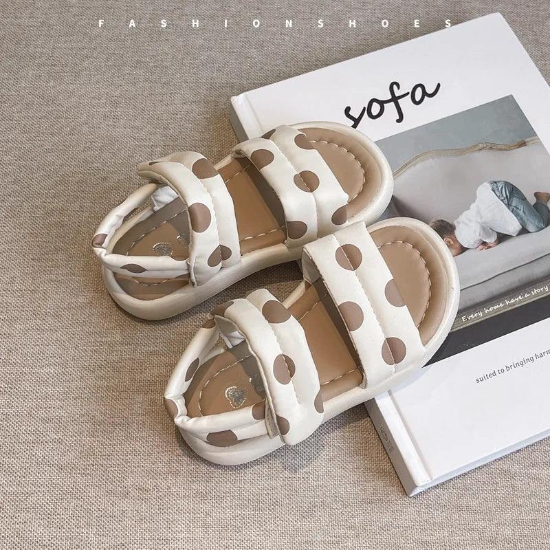 Girls Sandals 2025 New Sweet Polka Dot One Word Sandals Middle Children Princess Shoes Summer Soft Bottom Girls Beach Shoes