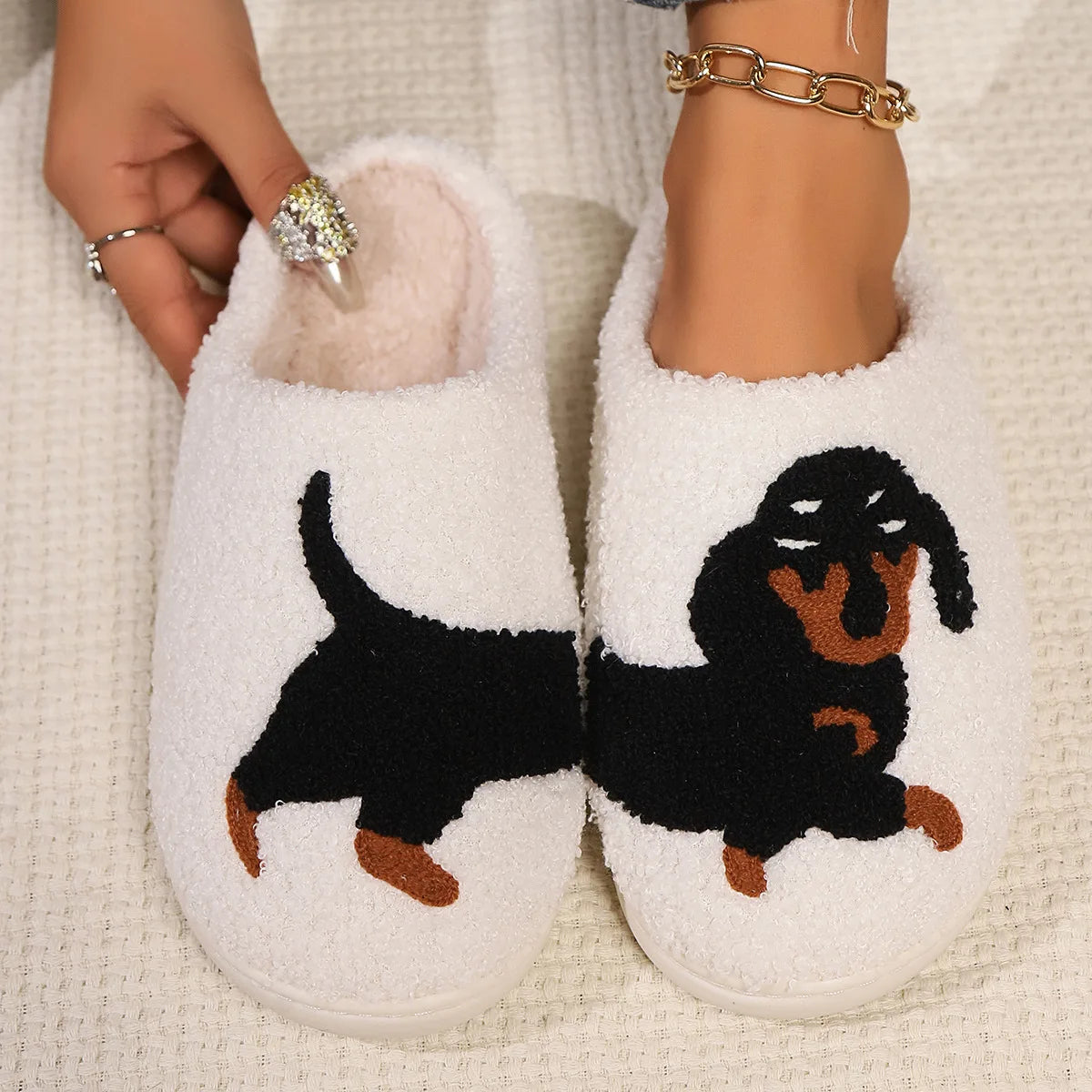 Women's Fuzzy Slip-on Slippers Warm Cozy Soft Lightweight Indoor House Shoes Bedroom Slippers with Pet Dog Pattern