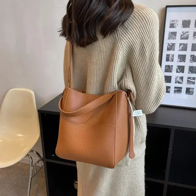 Bucket Shoulder Side Bags for Women 2023 Female Designers Trend Small Leather Crossbody Bag Handbags and Purses