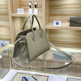 Classic Tote Bags for Women, Leather Handbag By Famous Designer, Spacious Crossbody-Bag for Elegant Ladies