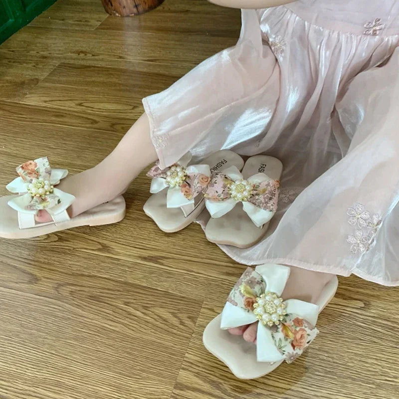 Bow Tie Girls' Slippers Non Slip and Breathable Girls Slippers 3-10 Years Old Versatile Princess Style Children Outdoor Slippers