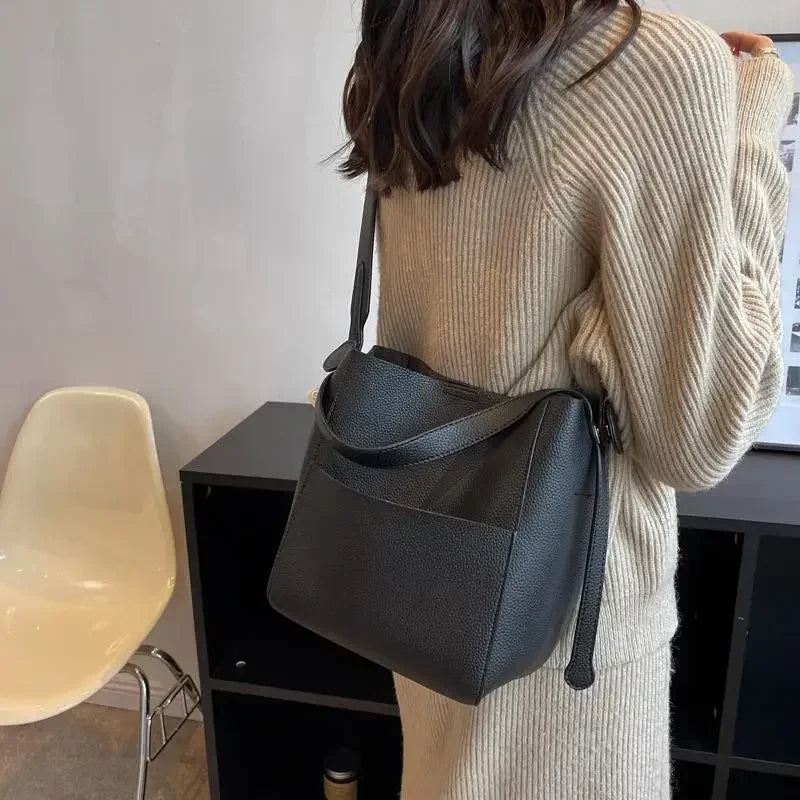 Bucket Shoulder Side Bags for Women 2023 Female Designers Trend Small Leather Crossbody Bag Handbags and Purses