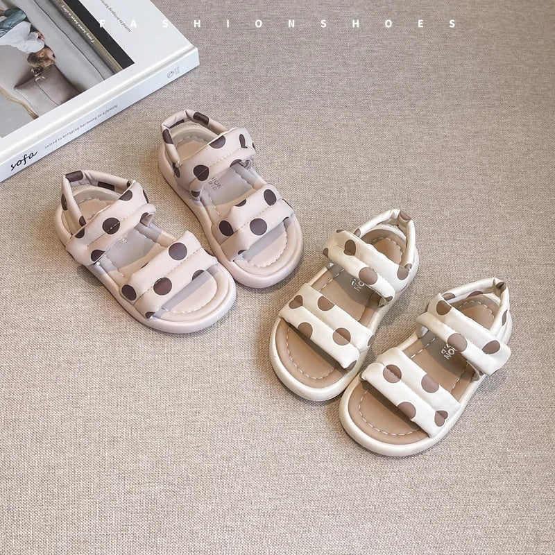 Girls Sandals 2025 New Sweet Polka Dot One Word Sandals Middle Children Princess Shoes Summer Soft Bottom Girls Beach Shoes