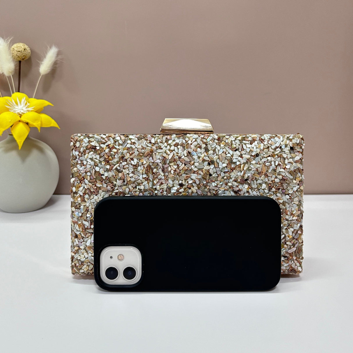 Mini Elegant Rhinestone Clutch Bag - Sparkling Embellishments, Chain Strap, Bridal Party Handbag with Evening Glamour - Perfect for Womens Formal Occasions