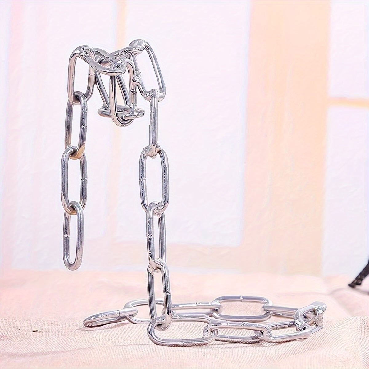 [Iron Chain Wine Holder] Modern Decorative 1pc Iron Chain Wine Bottle Holder - Hanging Wine Rack, Novelty Suspended Bottle Display Stand, Elegant Centerpiece for Living Room, Kitchen Storage Organizer