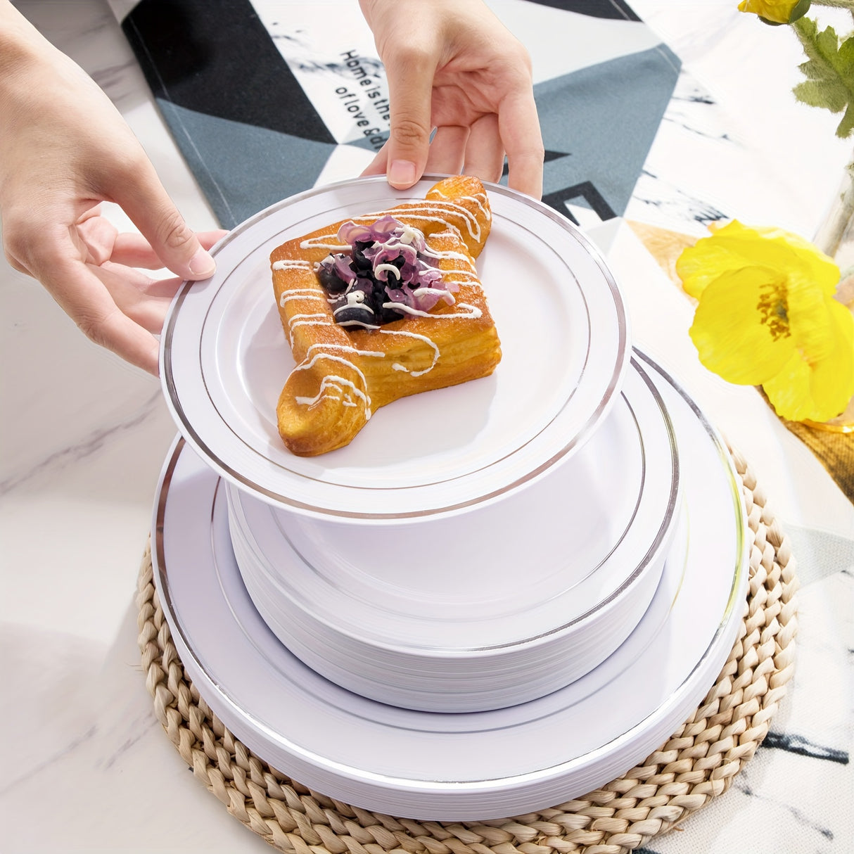 500 Pcs Golden Plastic Plates with Golden Silverware, White Golden Plastic Dinnerware Set for Party include: 100 Dinner Plates 10.25 inch, 100 Dessert Plates 7.5 inch, 100 Golden Silverware Sets