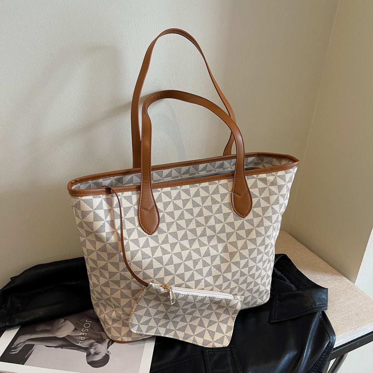 Large Capacity Tote Bag - Premium PU Leather, Spacious Shoulder Bag Design, Ample Space for Work, School Essentials - Stylish, Practical Choice for Women