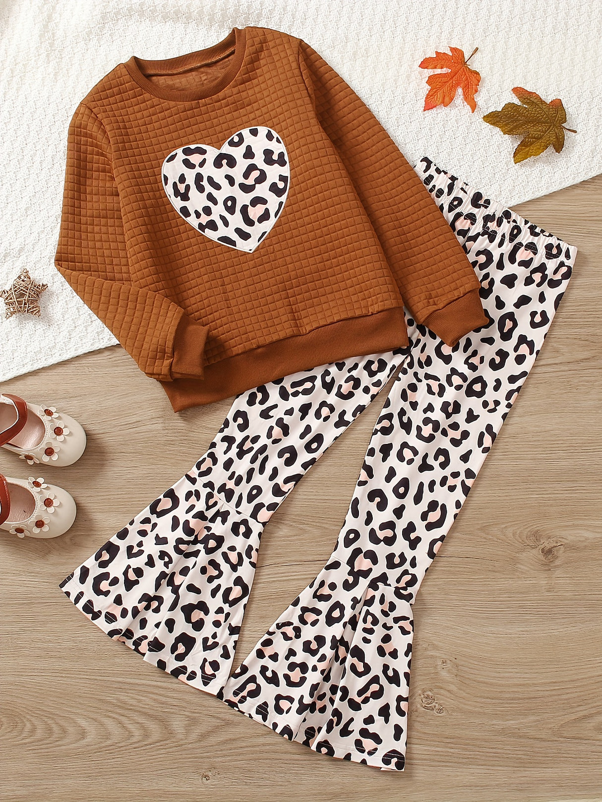 Girls 2pc, Leopard Print Heart Graphic Pullover + Leopard Print Flare Pants Kids Clothes For Fall (Random Leopard Pattern)