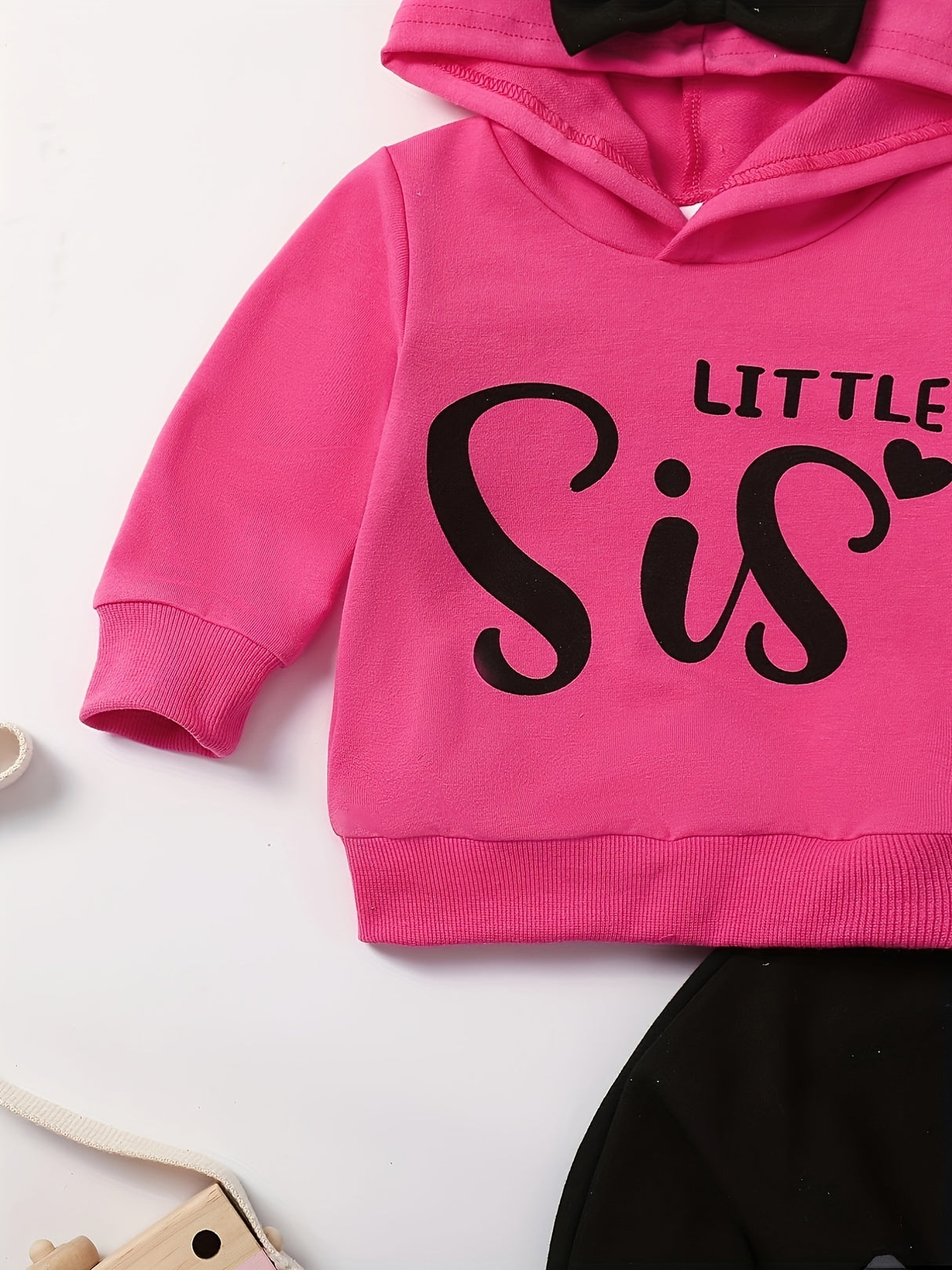 2pcs Baby Girl Autumn Little Sister Alphabet Love Print Long Sleeve Hoodie Bow Decorative Sweater & Casual Comfort Fake Bow Drawstring Jogging Pants Autumn And Winter Suit