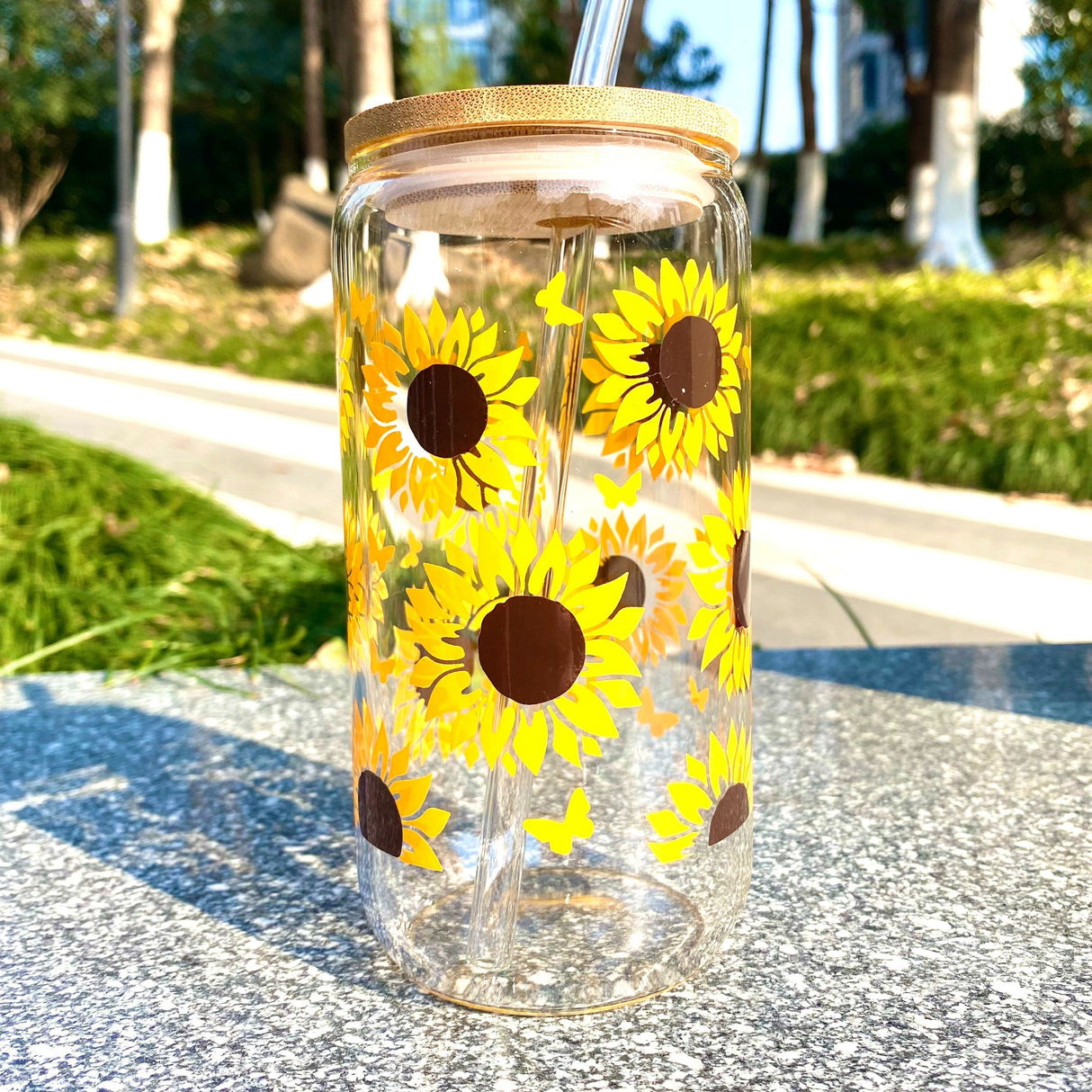 1pc, Sunflower Butterfly Drinking Glass With Lid And Straw, 16.9OZ/500ML Can Shaped Water Cup, Iced Coffee Cup, For Beer, Juice, Milk, Birthday Gifts, Drinkware
