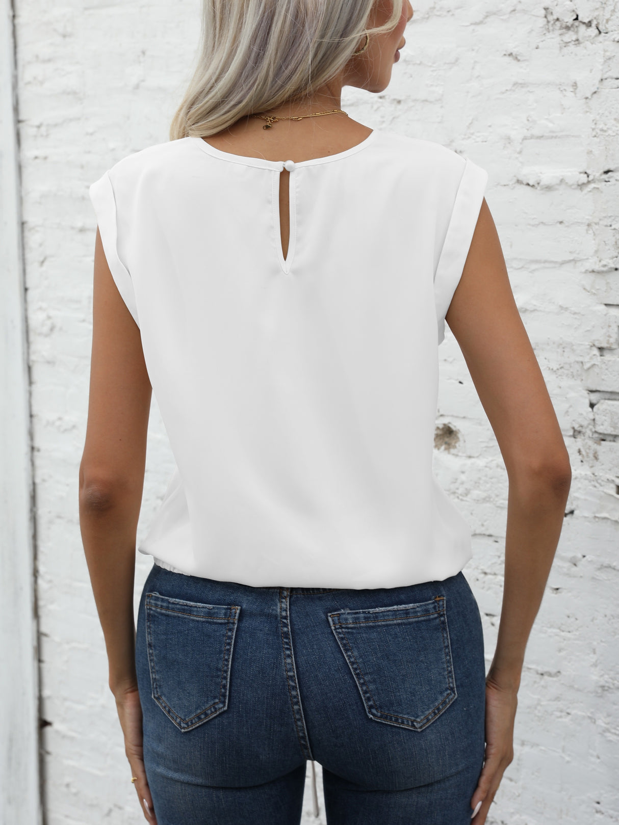 Chic Keyhole Back Tie Front Blouse - Effortless Casual Style with Classic Crew Neck Design - Perfect for Womens Spring and Summer Fashion