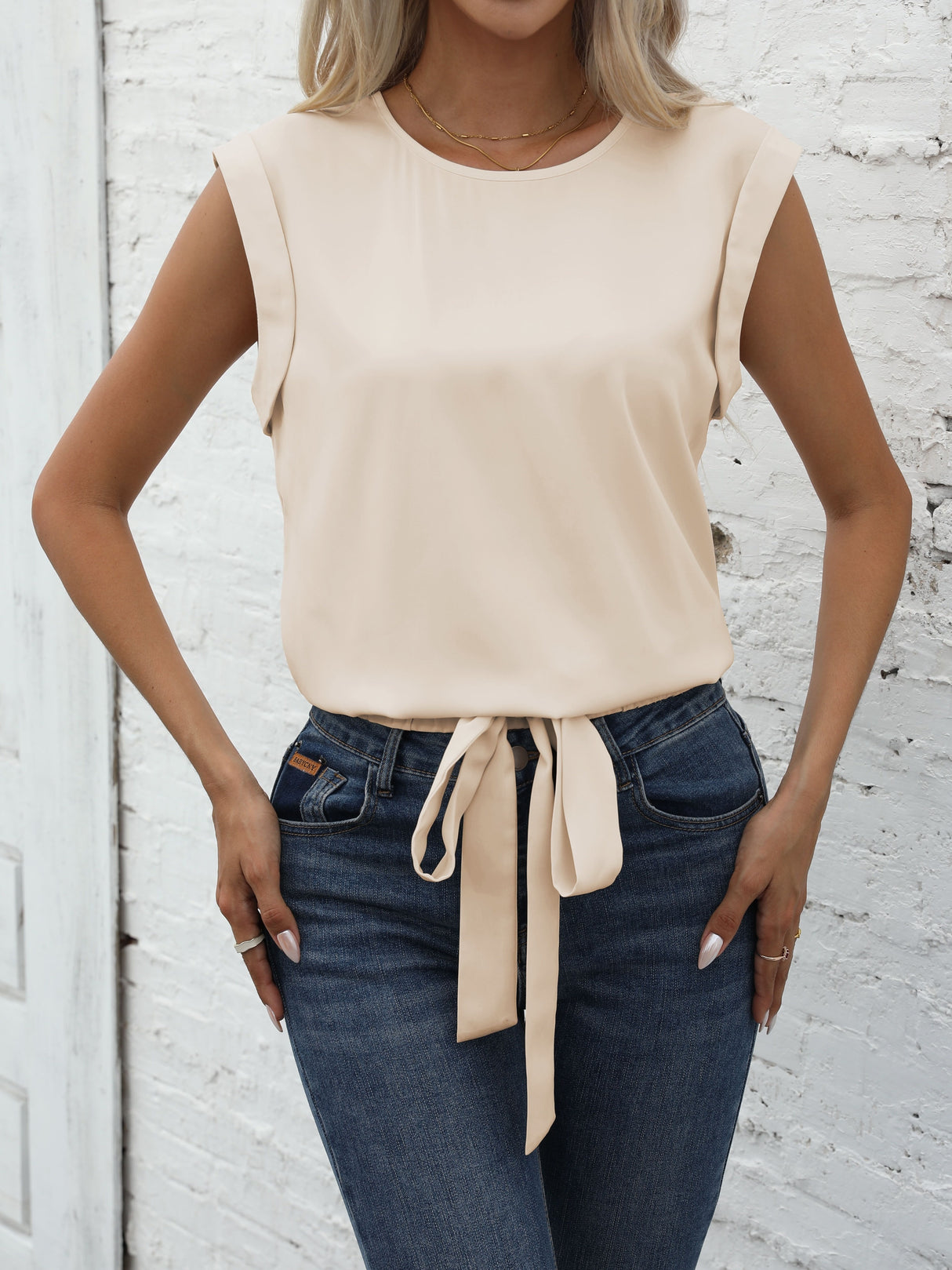 Chic Keyhole Back Tie Front Blouse - Effortless Casual Style with Classic Crew Neck Design - Perfect for Womens Spring and Summer Fashion