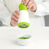 1Pc Manual Spice Grater Parsley Chilli Coriander Grater Handheld Spice Grater Kitchen Gadget