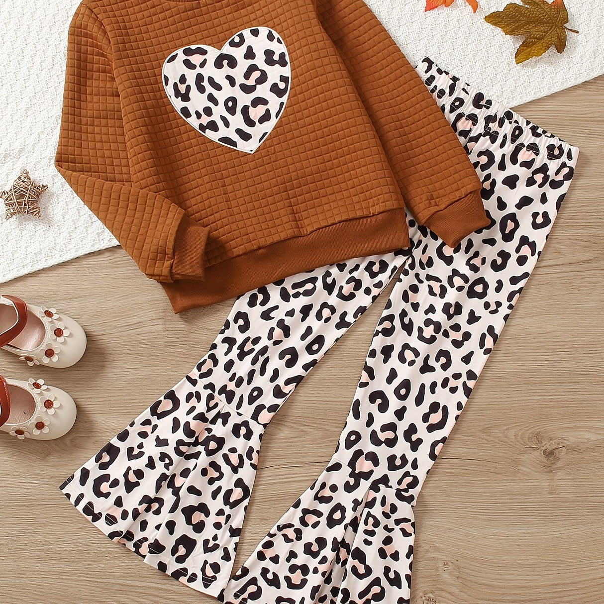 Girls 2pc, Leopard Print Heart Graphic Pullover + Leopard Print Flare Pants Kids Clothes For Fall (Random Leopard Pattern)